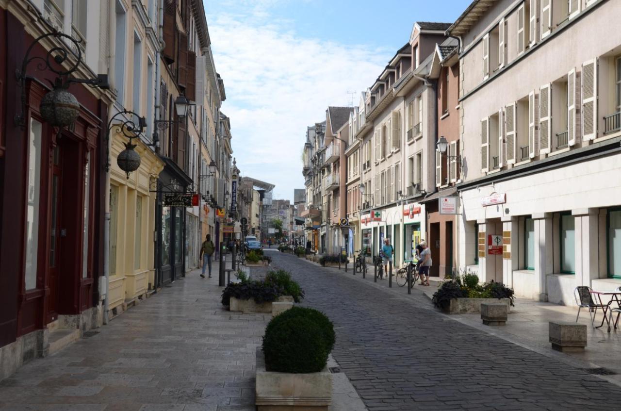 Le Langevin - Appartement Troyes Centre Екстер'єр фото